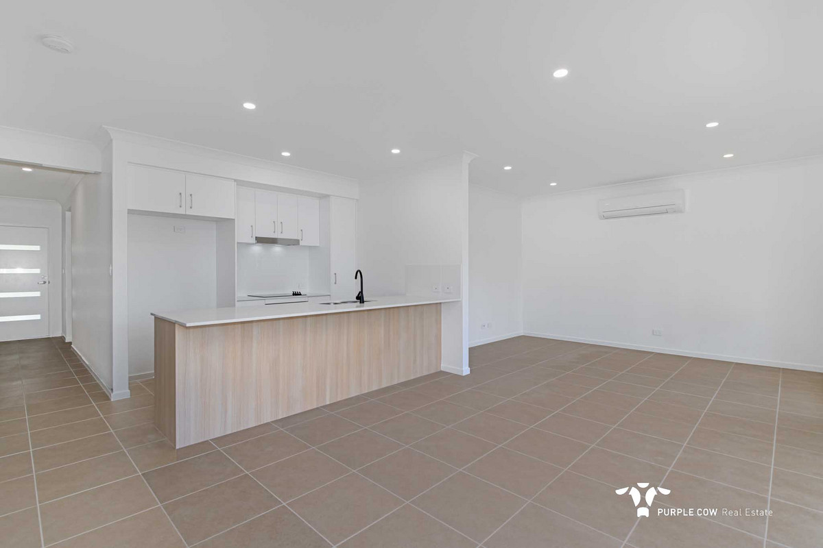 Rental: Redbank Plains, QLD, 4301 photo-3