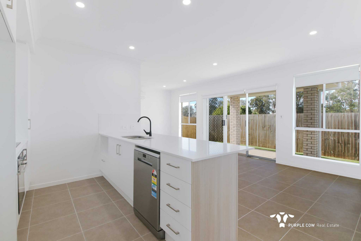 Rental: Redbank Plains, QLD, 4301 photo-4