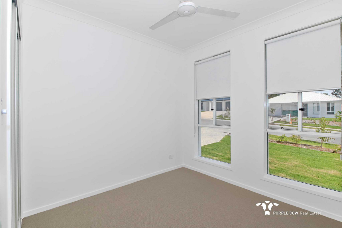 Rental: Redbank Plains, QLD, 4301 photo-11
