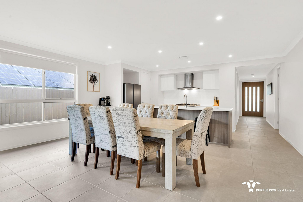 Rental: Greenbank, QLD, 4124 photo-4