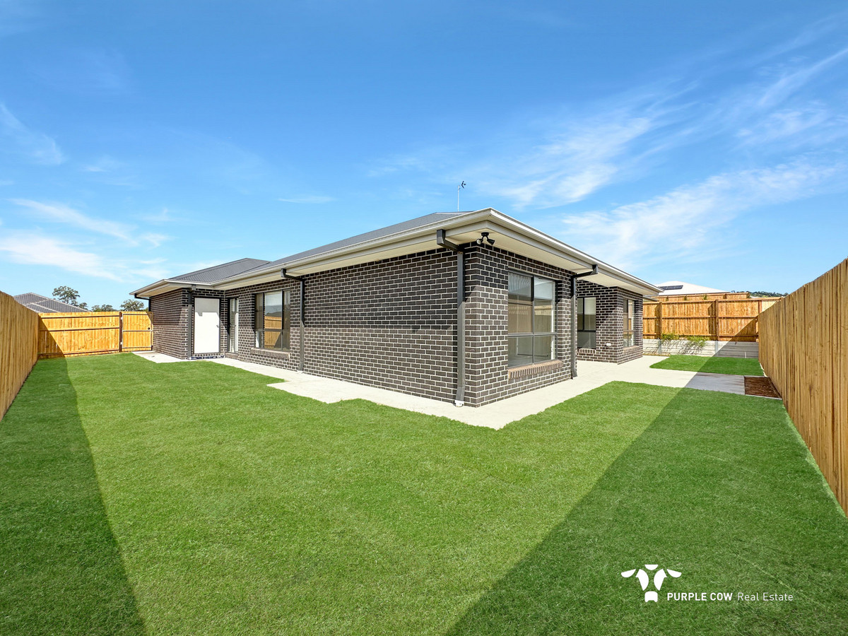 Rental: Plainland, QLD, 4341 photo-11