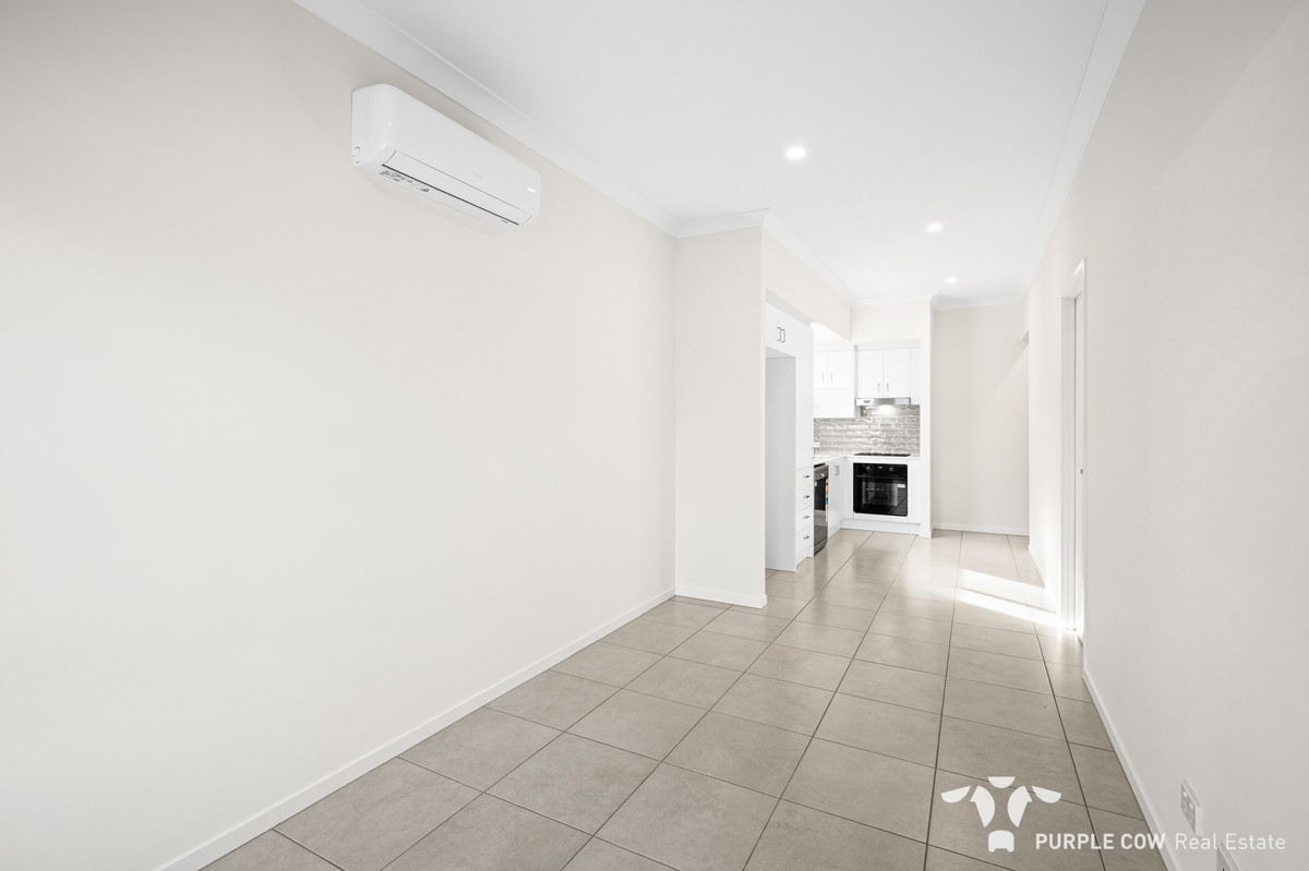 Rental: 2/13 Amber Court, Redbank Plains, QLD, 4301 photo-2