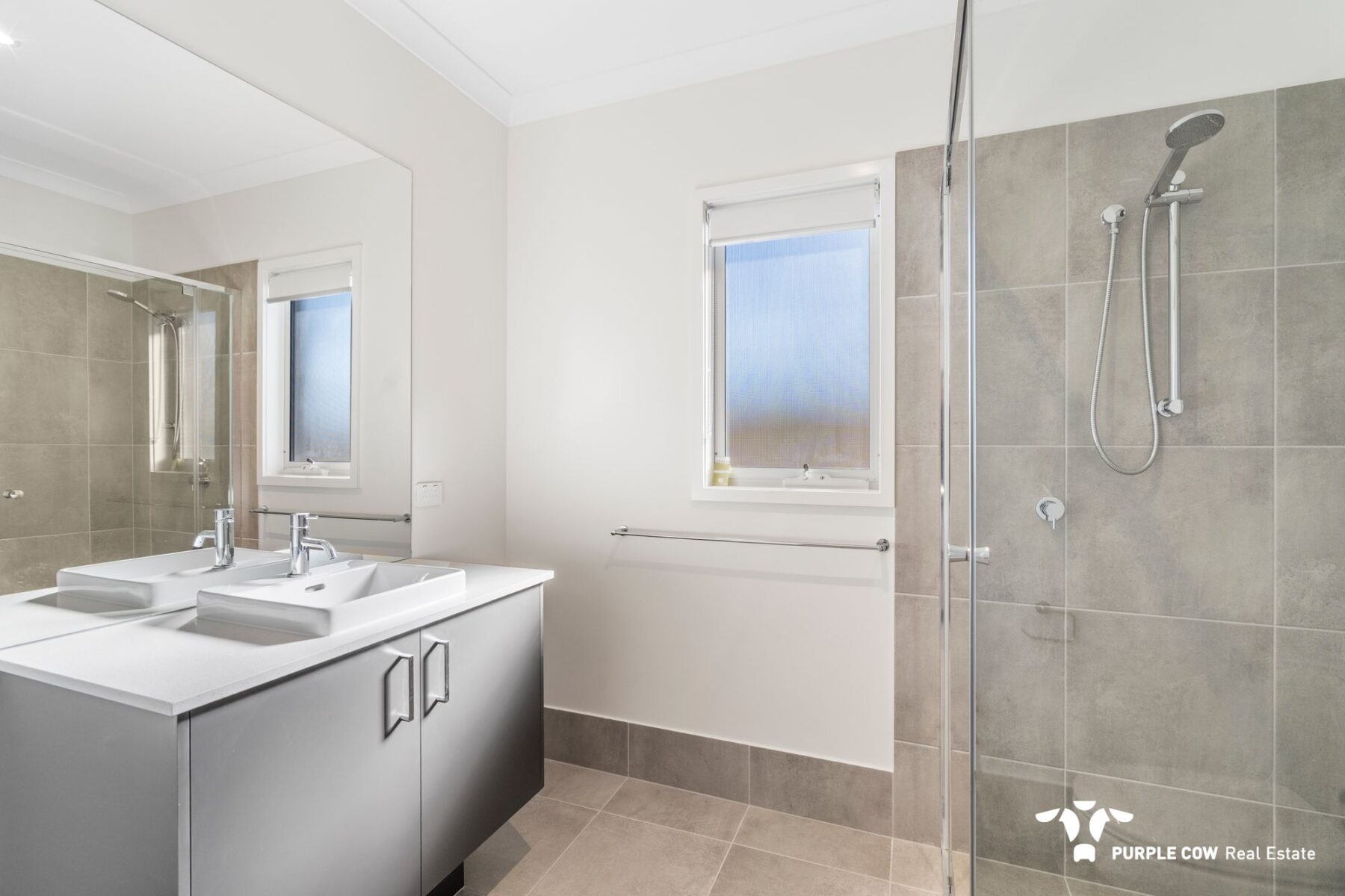 Rental: 11 Hills Crescent, Redbank Plains, QLD, 4301 photo-6