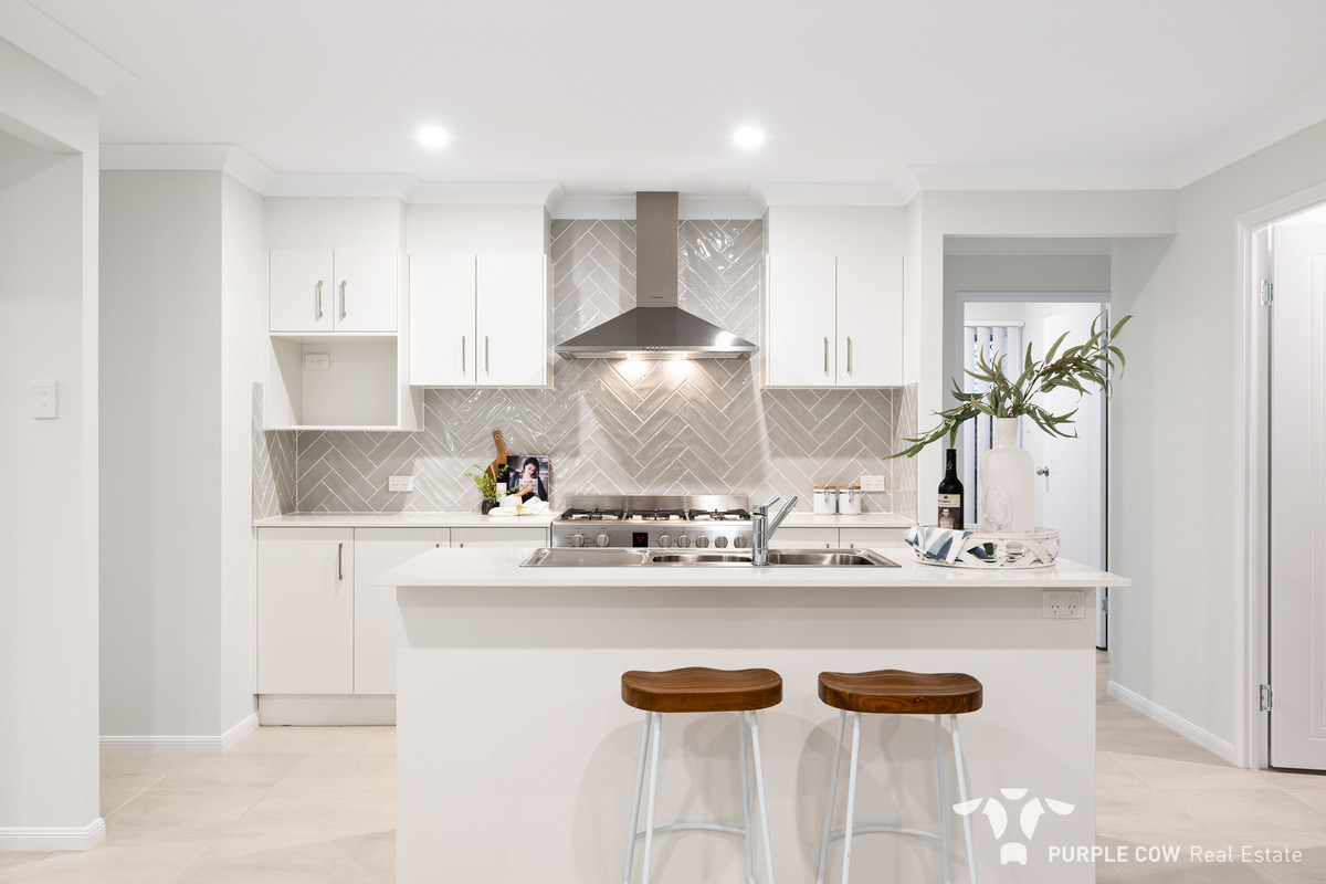 Rental: Spring Mountain, QLD, 4300 photo-5