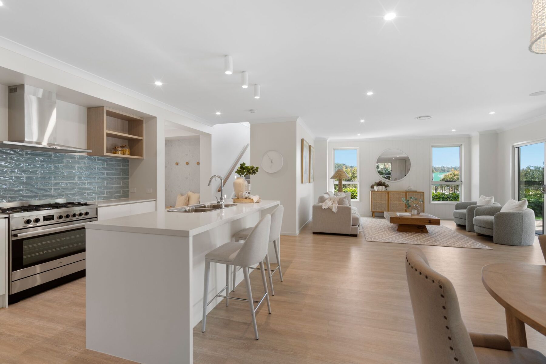 Rental: 2 Peterson Way, White Rock, QLD, 4306 photo-2