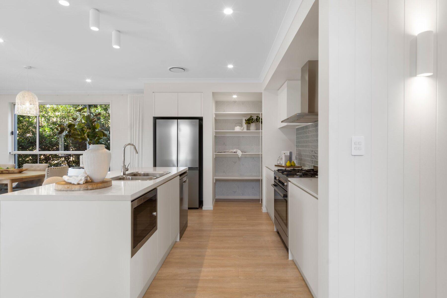 Rental: 2 Peterson Way, White Rock, QLD, 4306 photo-3