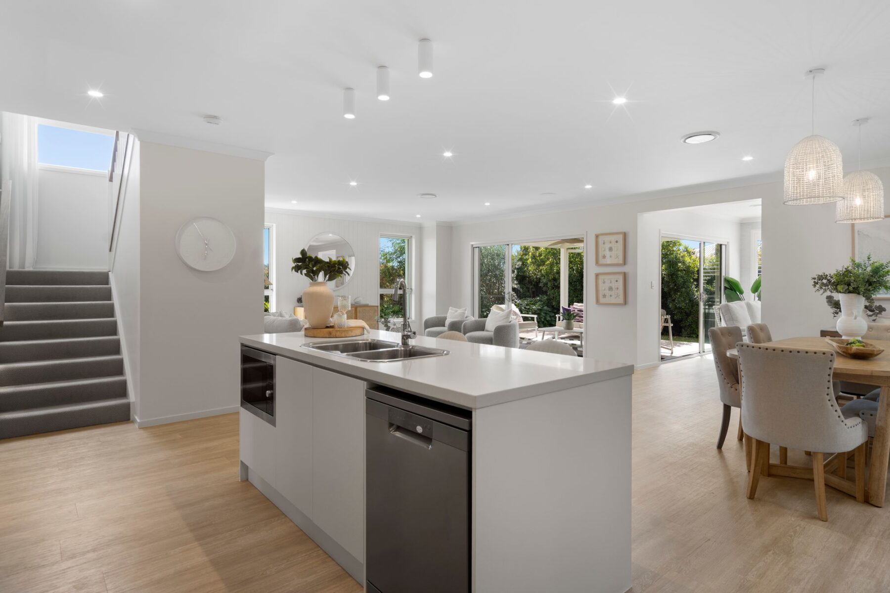 Rental: 2 Peterson Way, White Rock, QLD, 4306 photo-4