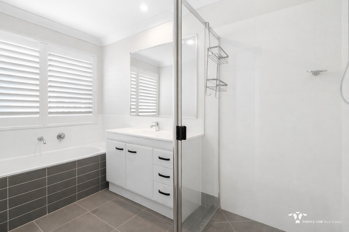 Rental: 14 Lomandra Street, Deebing Heights, QLD, 4306 photo-6