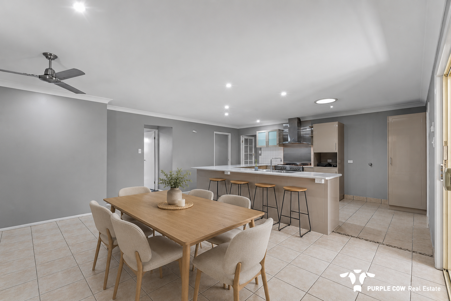 Rental: 5 Horton Place, Forest Lake, QLD, 4078 photo-1