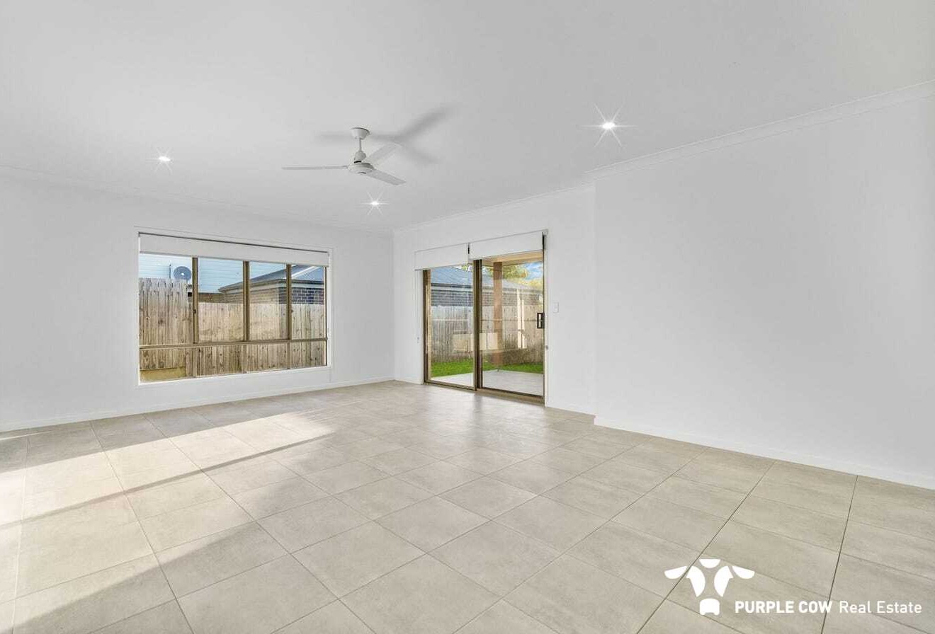 Rental: 3 Abington Street, Spring Mountain, QLD, 4300 photo-6
