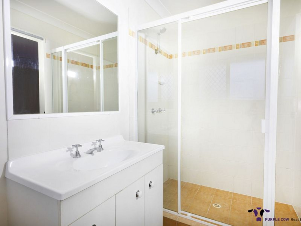 Rental: 4 Barambah Court, Redbank Plains, QLD, 4301 photo-9