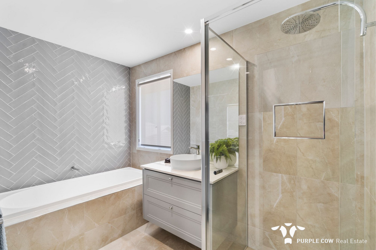 Rental: 23 Foley Way, White Rock, QLD, 4306 photo-14