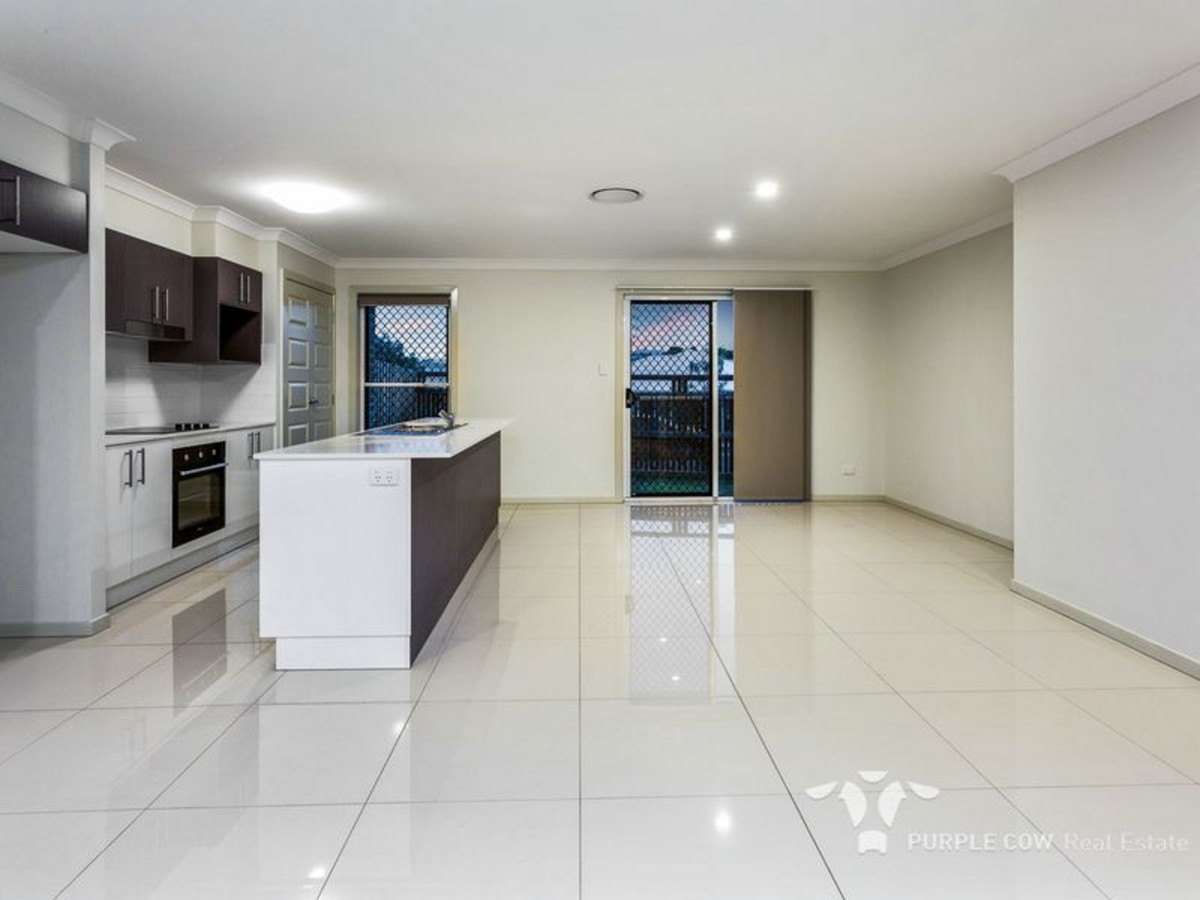 Rental: 7 Trinity Crescent, Springfield Lakes, QLD, 4300 photo-2