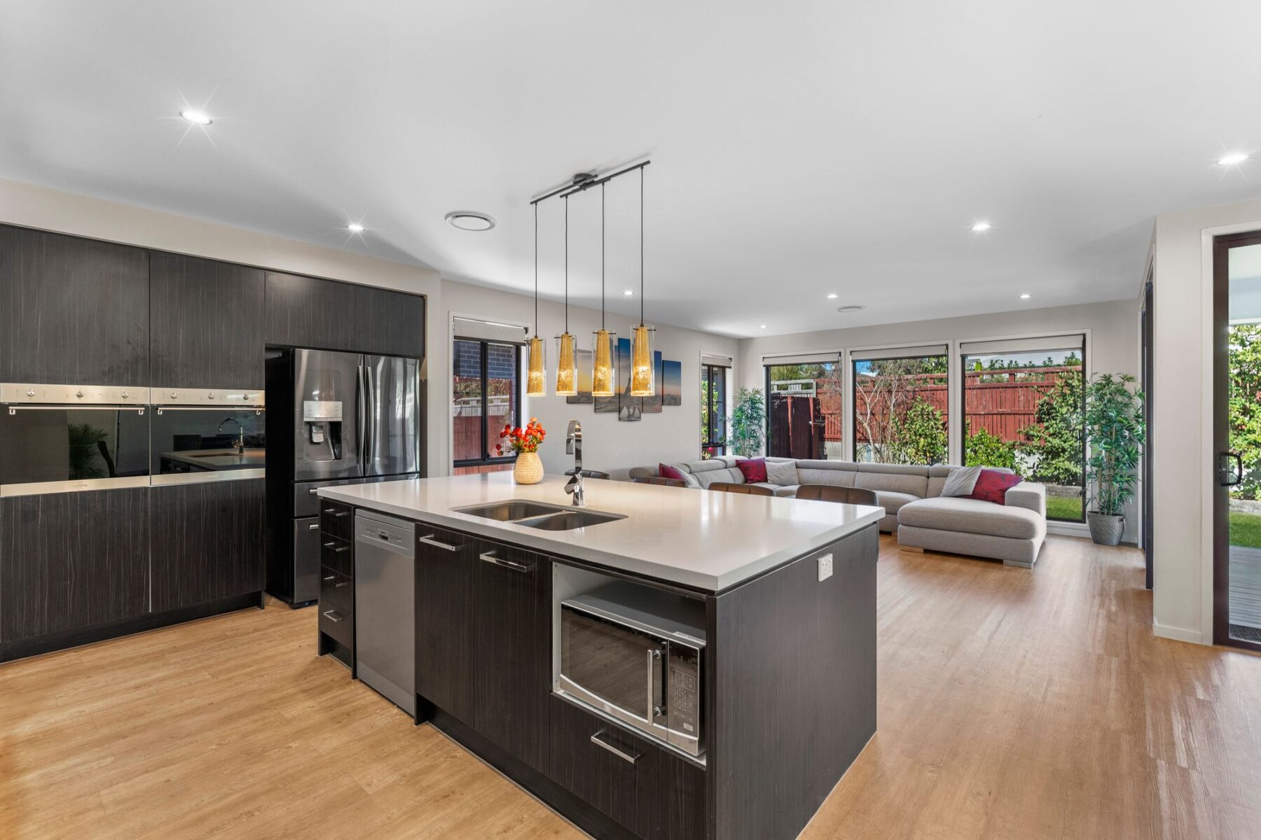Rental: 39 New York Way, Spring Mountain, QLD, 4300 photo-3