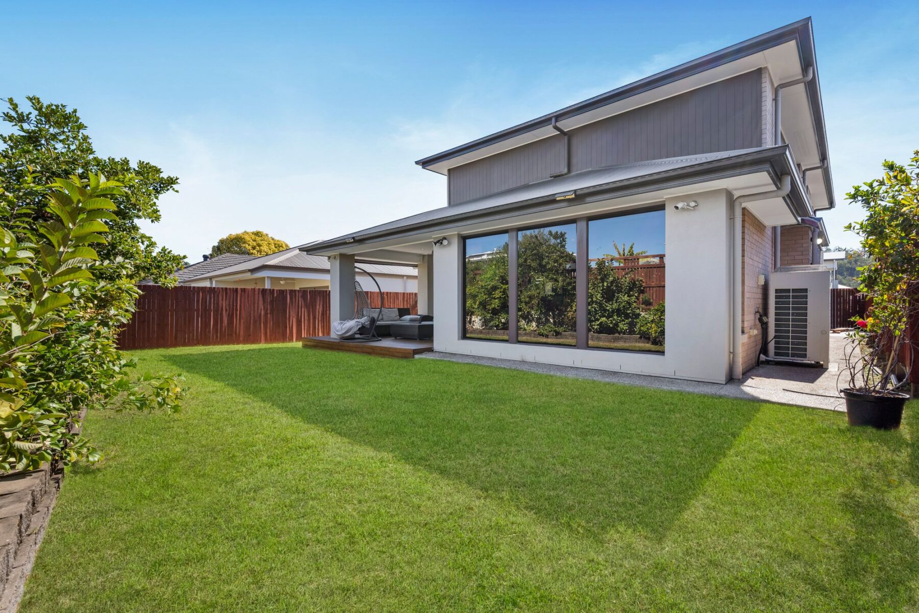 Rental: 39 New York Way, Spring Mountain, QLD, 4300 photo-4