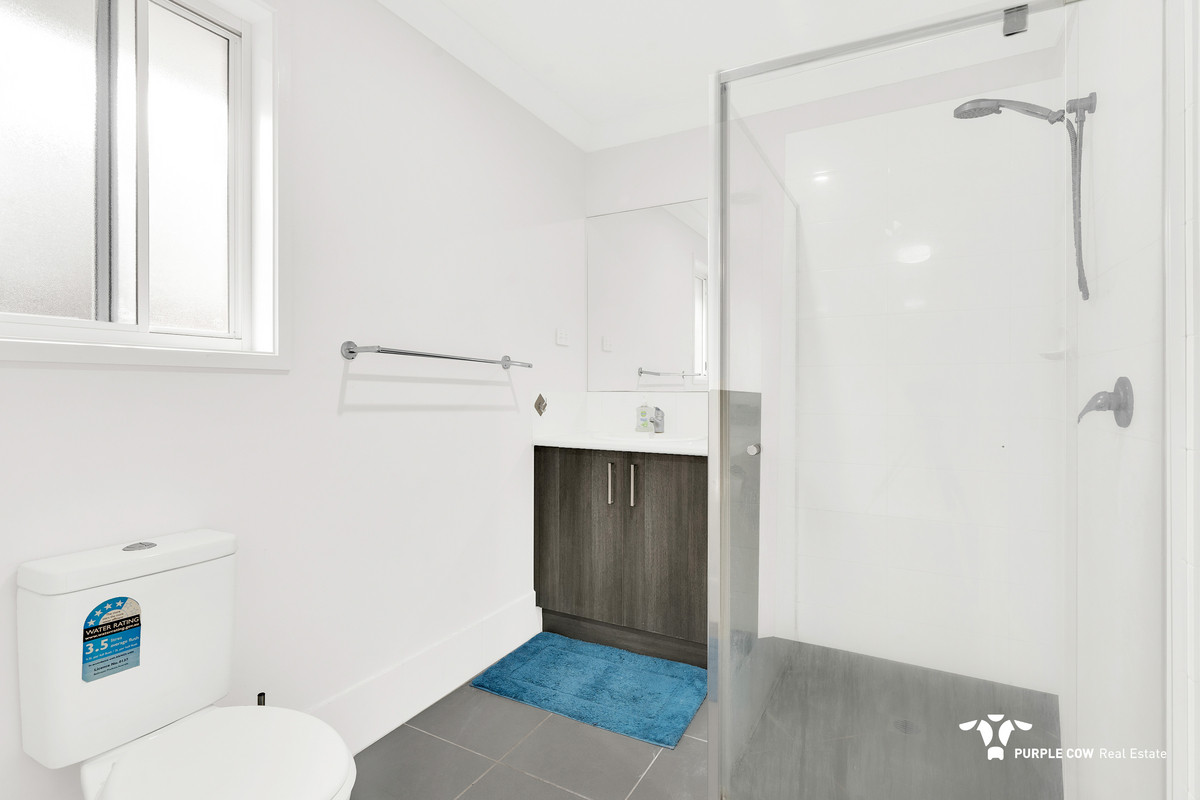 Rental: 5 Pintail Circuit, Deebing Heights, QLD, 4306 photo-7