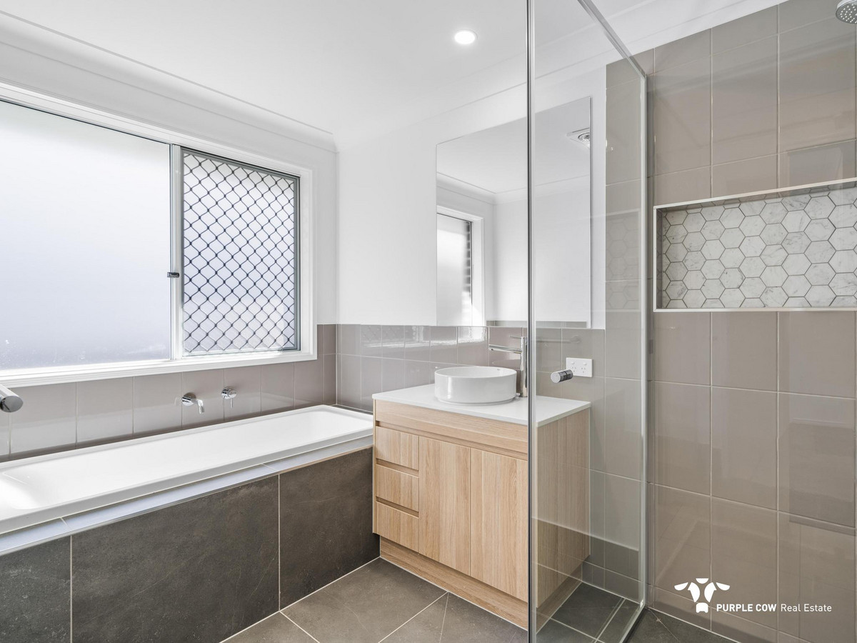 Rental: 59 Tomaree Road, White Rock, QLD, 4306 photo-6