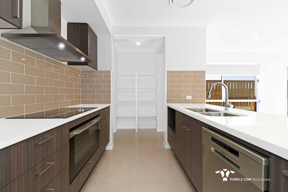 Rental: 39 Lang Street, White Rock, QLD, 4306 photo-5