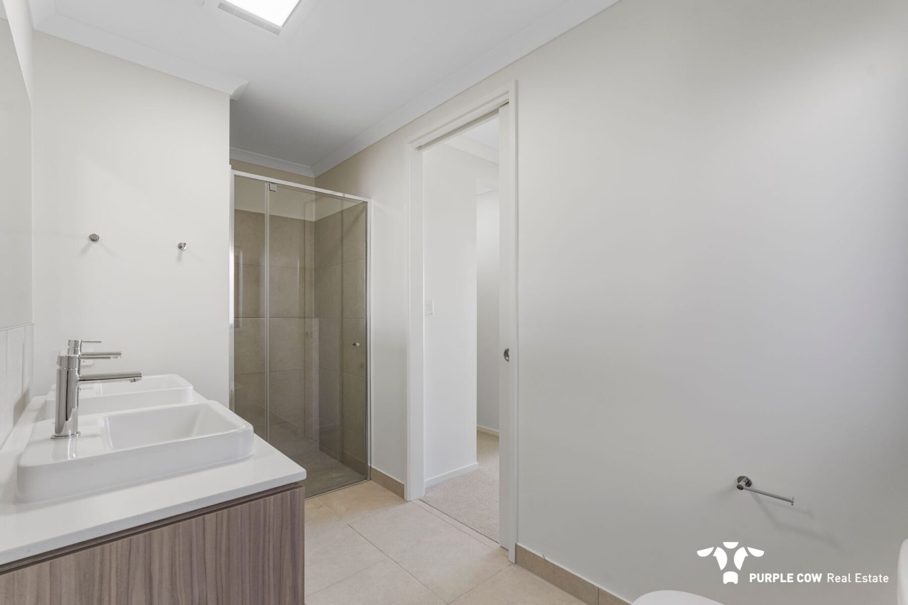 Rental: 160 Guroman Drive, Greenbank, QLD, 4124 photo-3