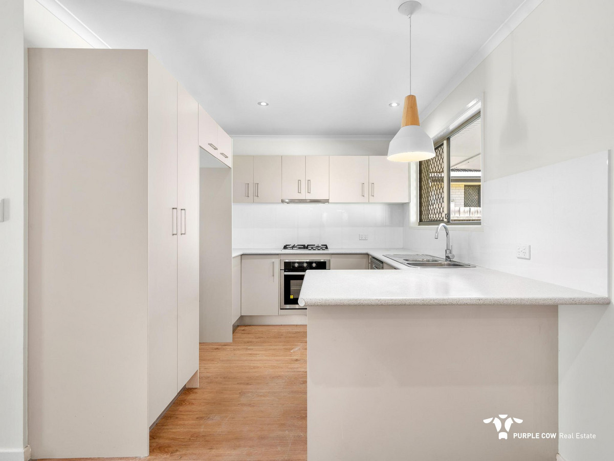 Rental: Bellbird Park, QLD, 4300 photo-4