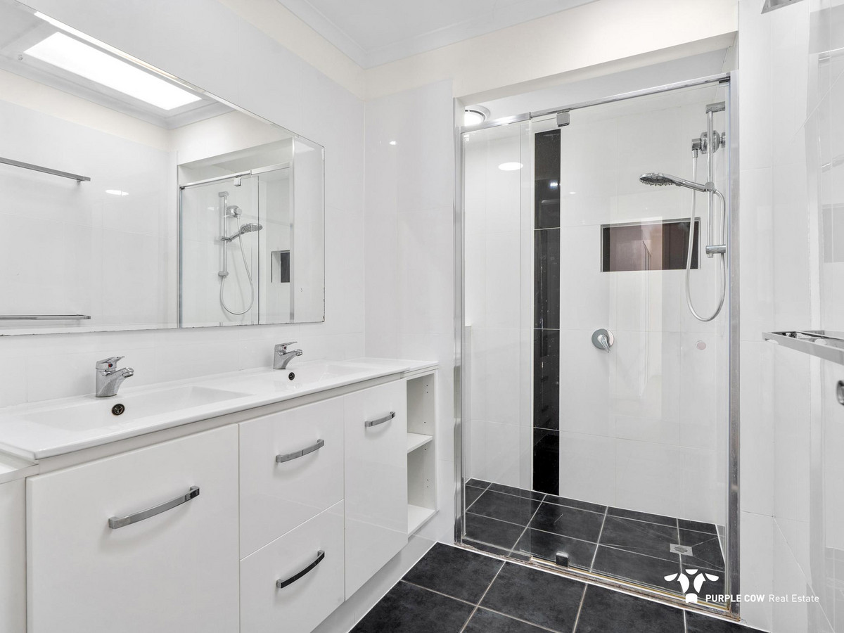 Rental: Bellbird Park, QLD, 4300 photo-6