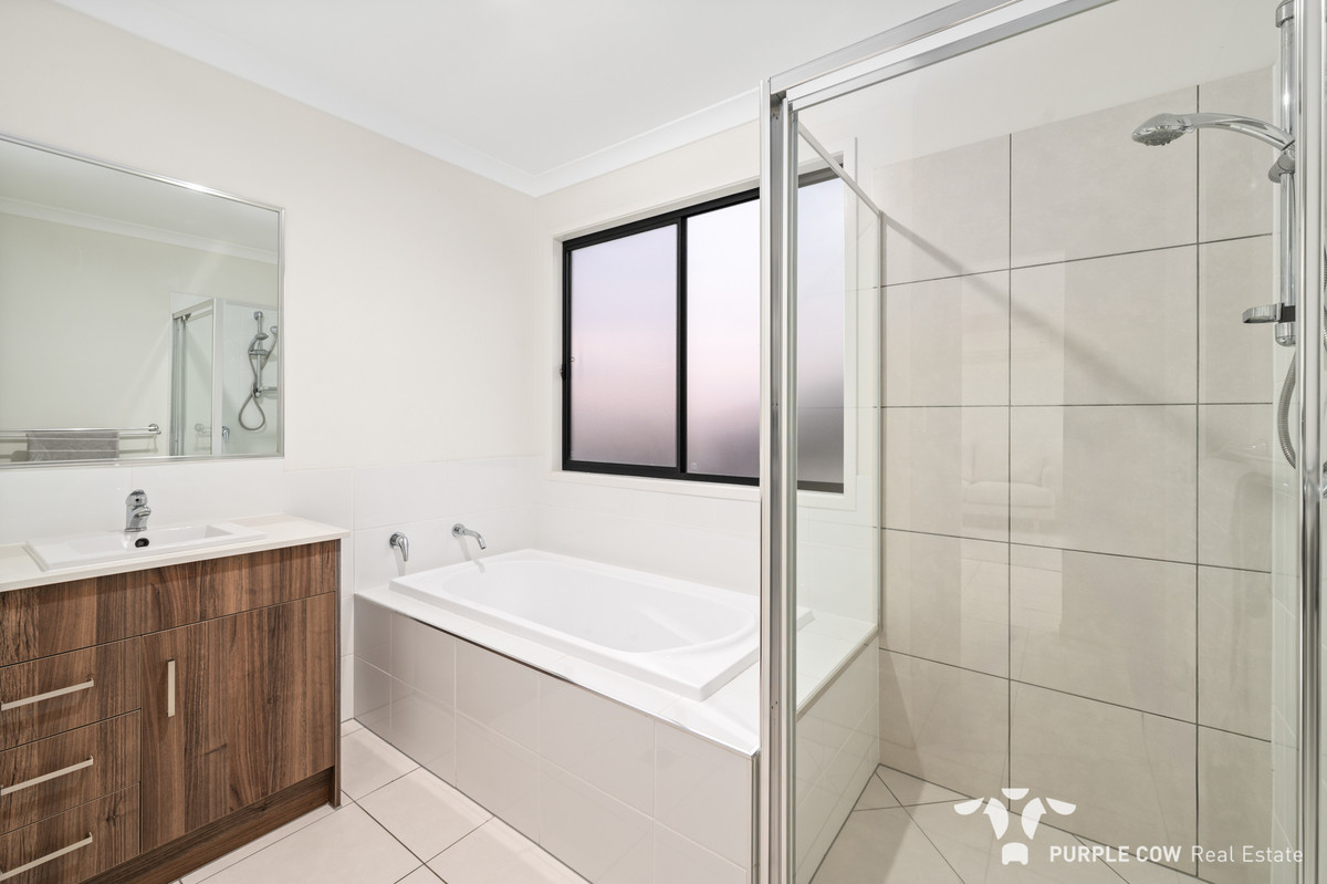 Property: 18 Sawyer Street, Spring Mountain, QLD, 4300 photo-10