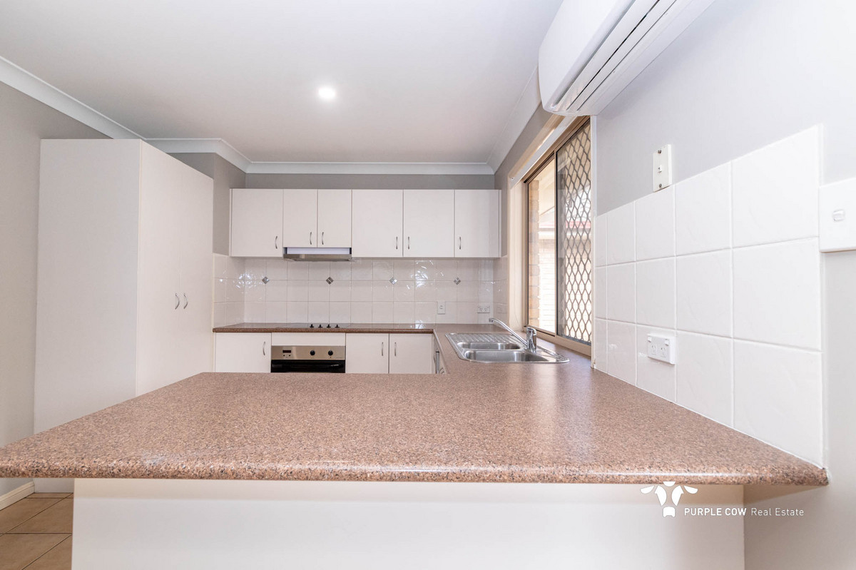 Rental: 4 Gregory Close, Forest Lake, QLD, 4078 photo-4