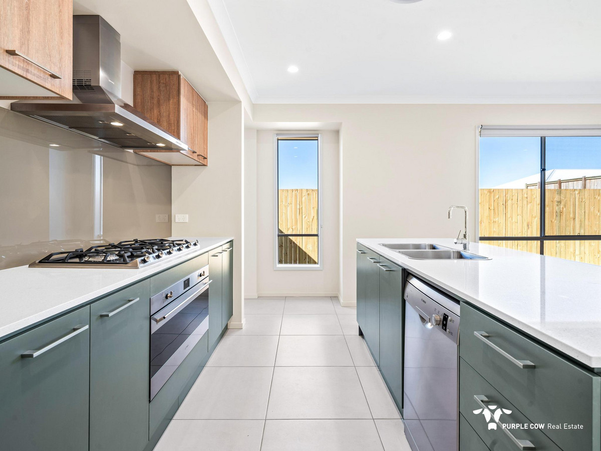 Rental: 167 Greenview Avenue, White Rock, QLD, 4306 photo-1