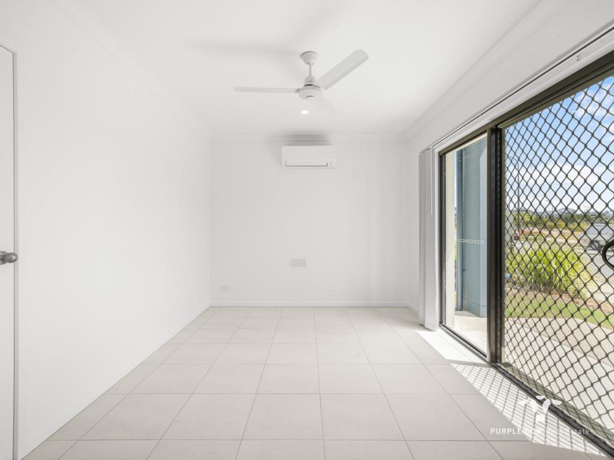Rental: 165 Spring Mountain Boulevard, Spring Mountain, QLD, 4300 photo-7