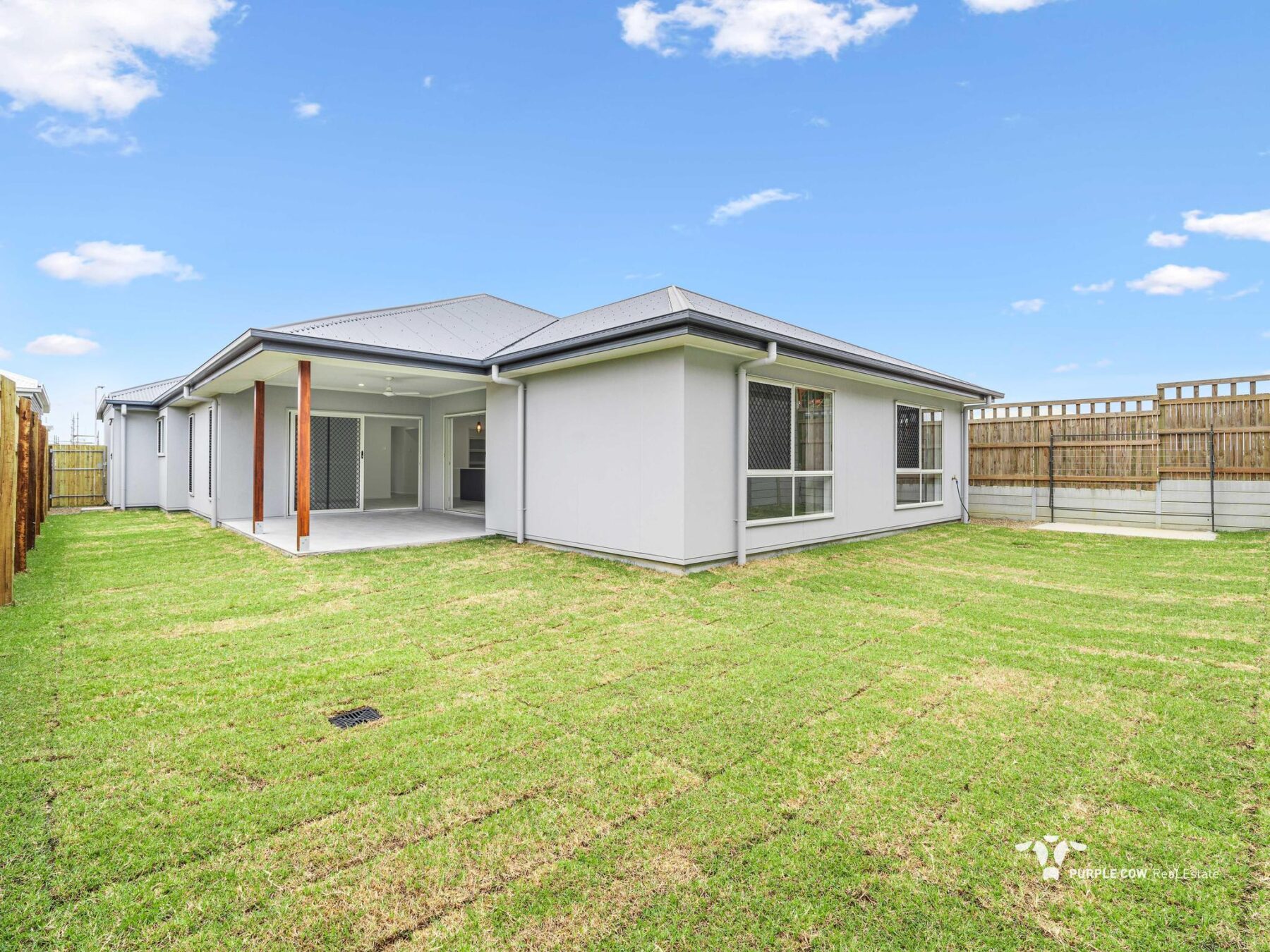Rental: 26 Florida Crescent, Spring Mountain, QLD, 4300 photo-12