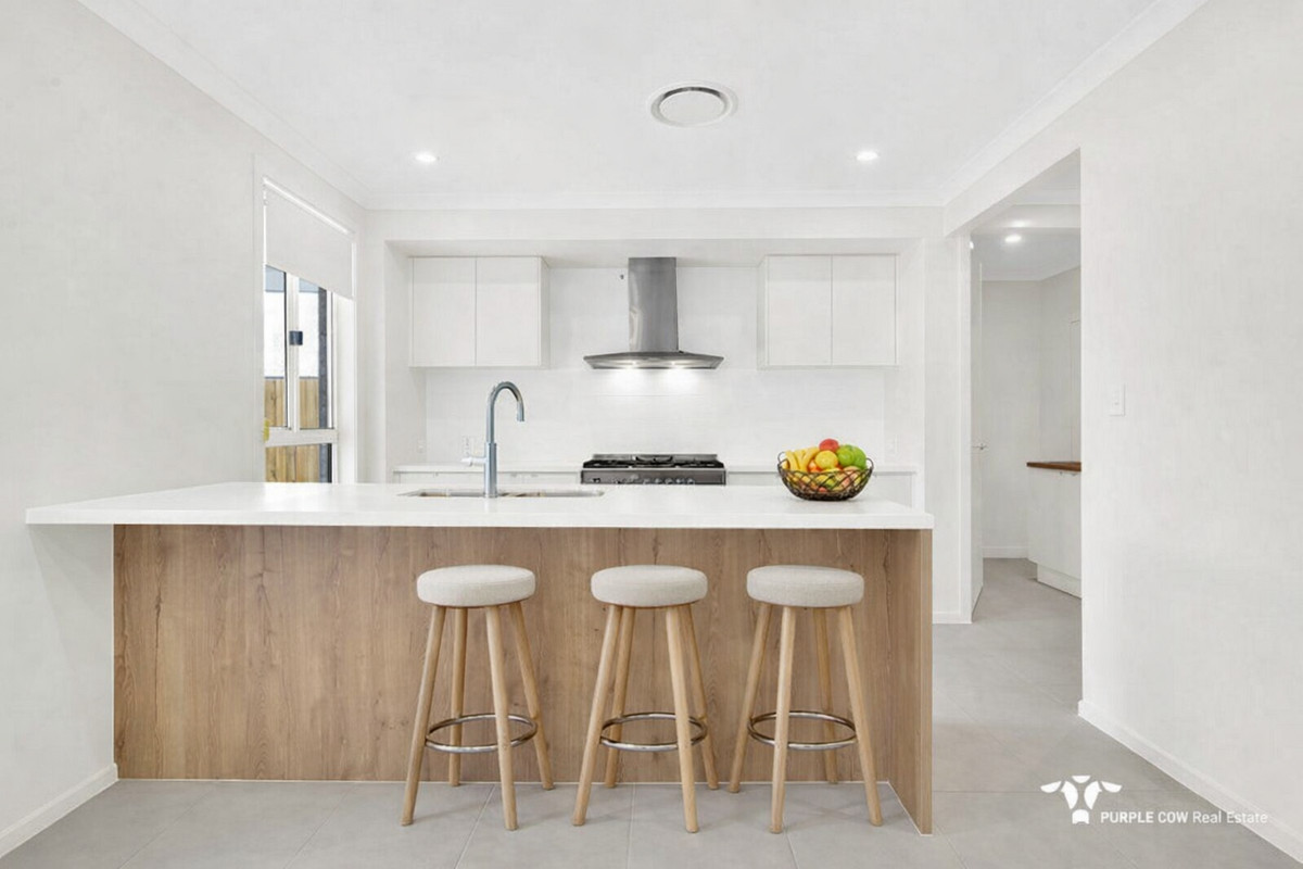 Rental: 22 Crimson Street, Greenbank, QLD, 4124 photo-2