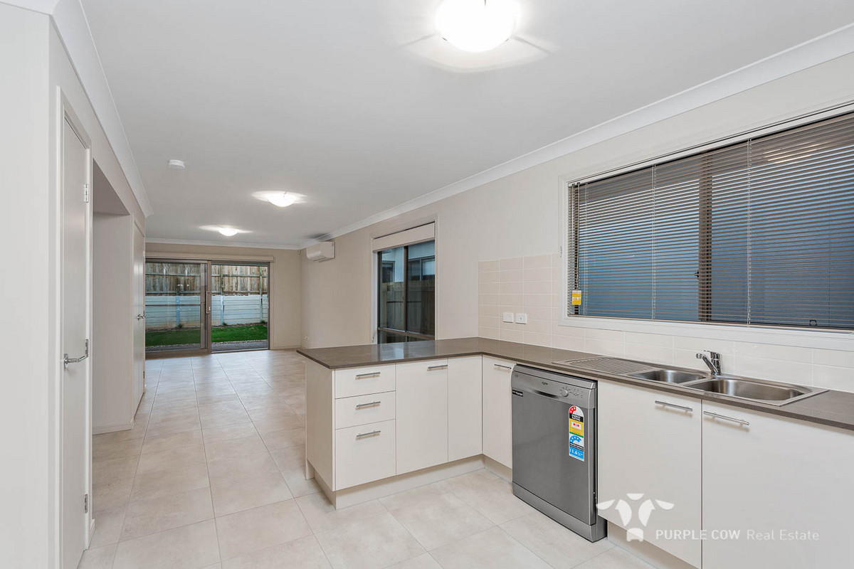 Rental: Spring Mountain, QLD, 4300 photo-2