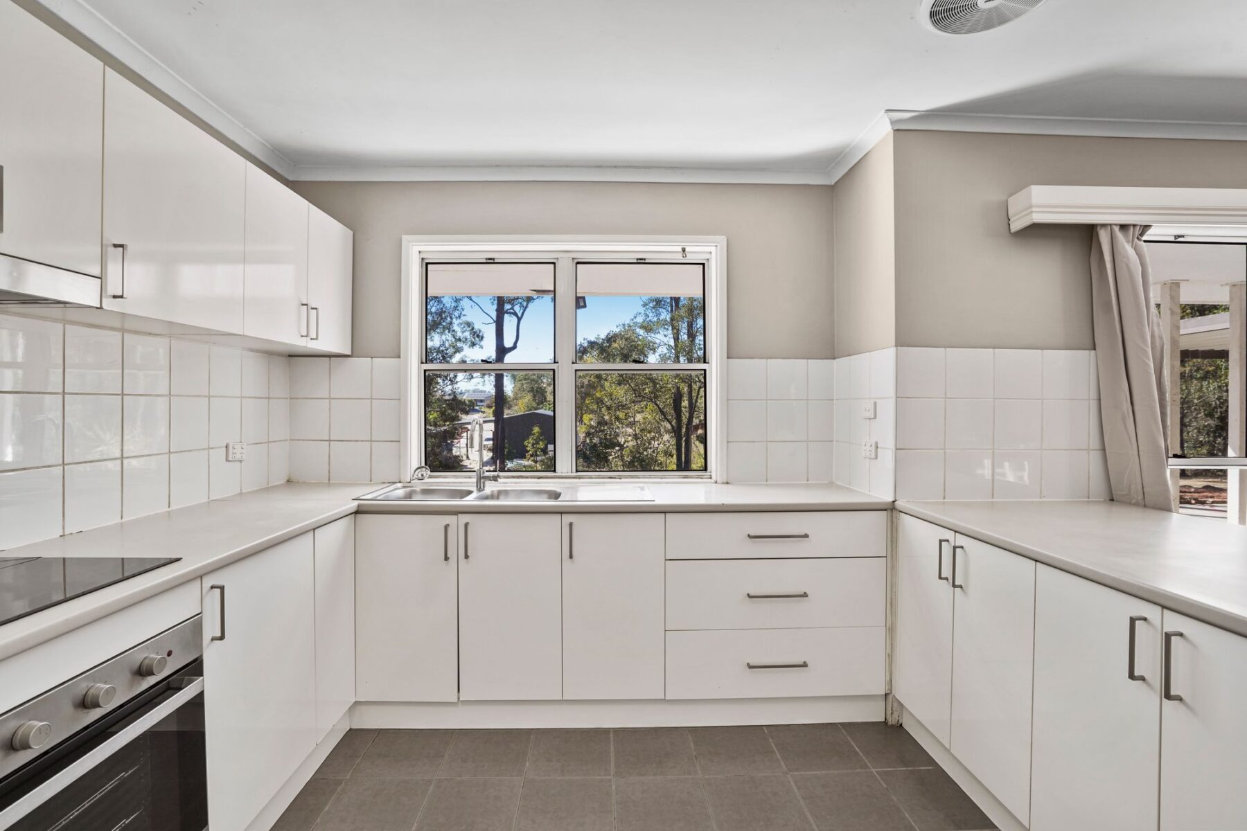 Rental: Redbank Plains, QLD, 4301 photo-2