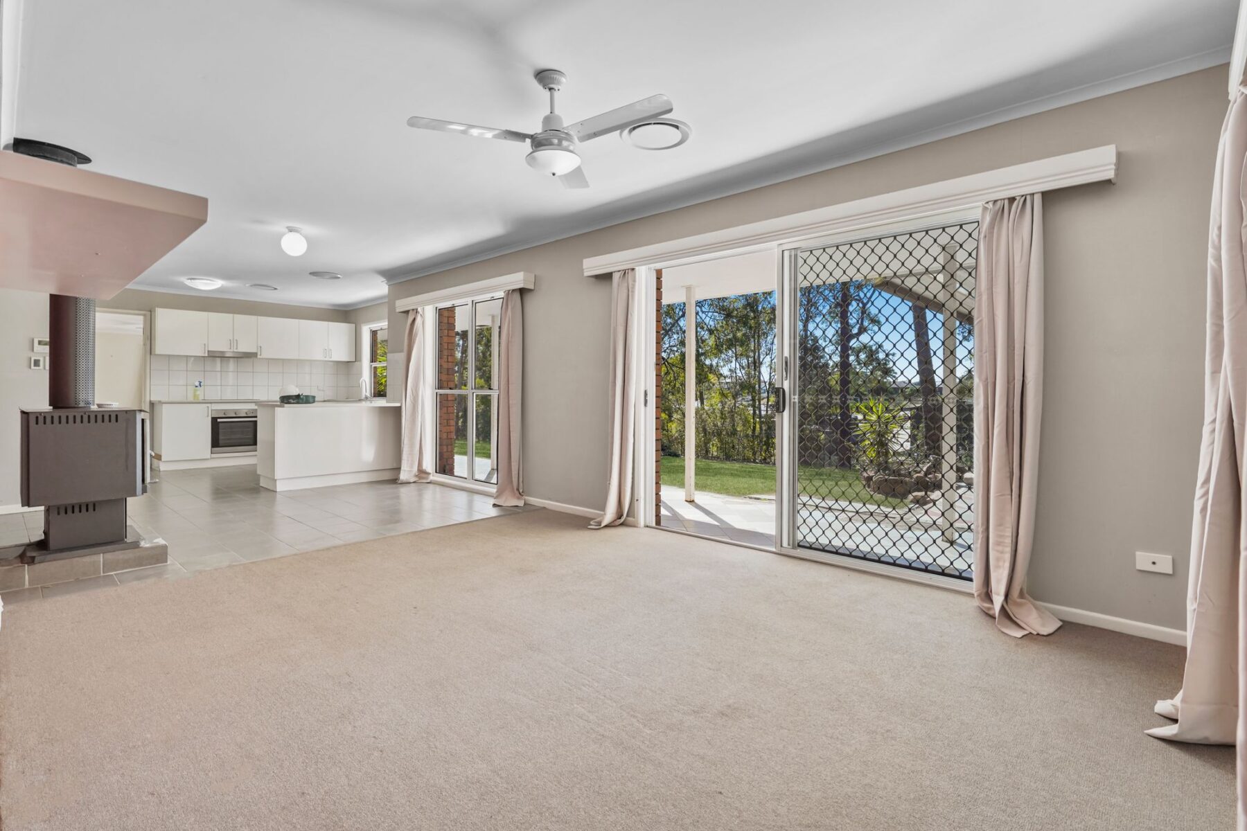Rental: Redbank Plains, QLD, 4301 photo-3