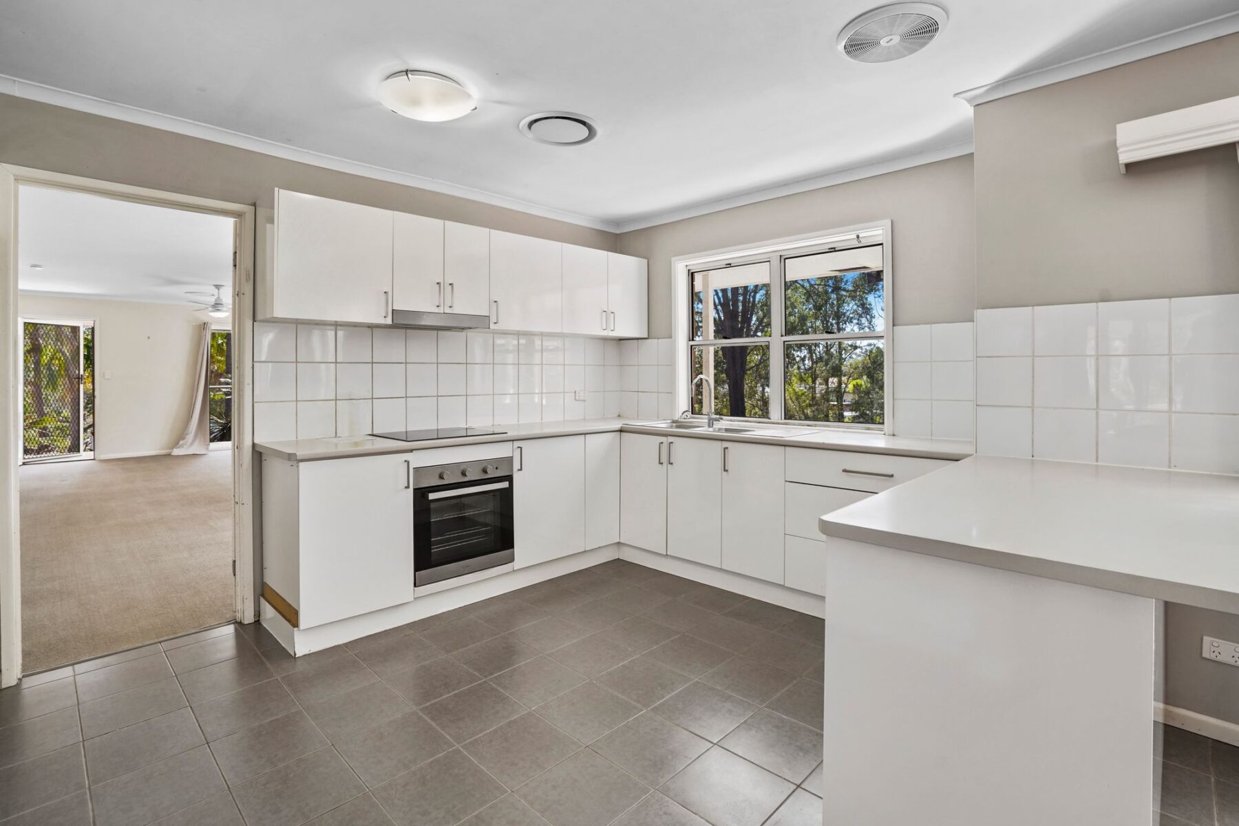Rental: Redbank Plains, QLD, 4301 photo-5