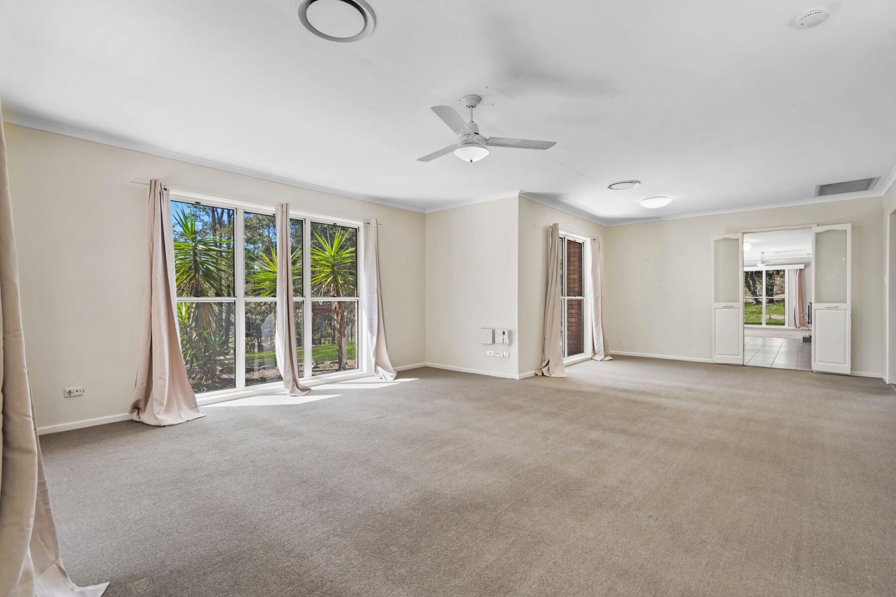 Rental: Redbank Plains, QLD, 4301 photo-7