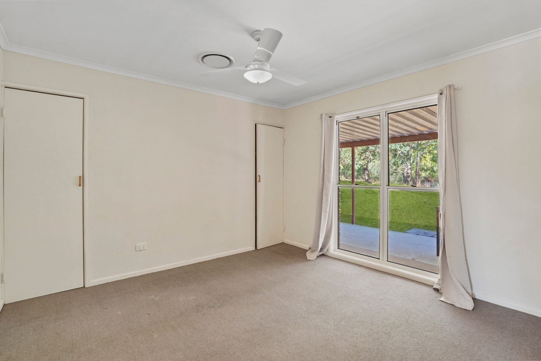 Rental: Redbank Plains, QLD, 4301 photo-9