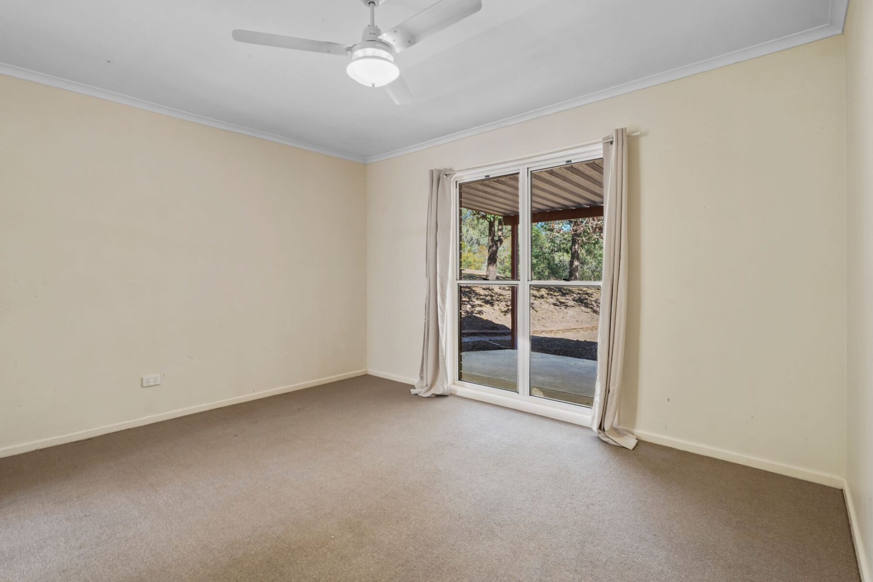 Rental: Redbank Plains, QLD, 4301 photo-10