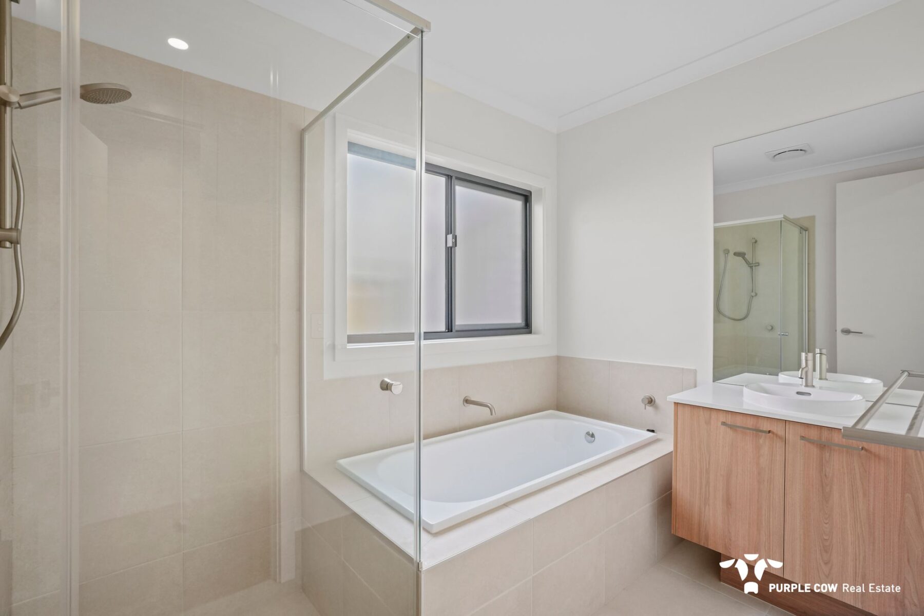 Rental: 32 Sangria Avenue, Greenbank, QLD, 4124 photo-6