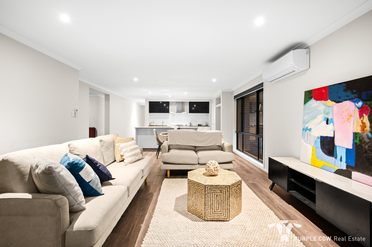 Rental: Greenbank, QLD, 4124 photo-5