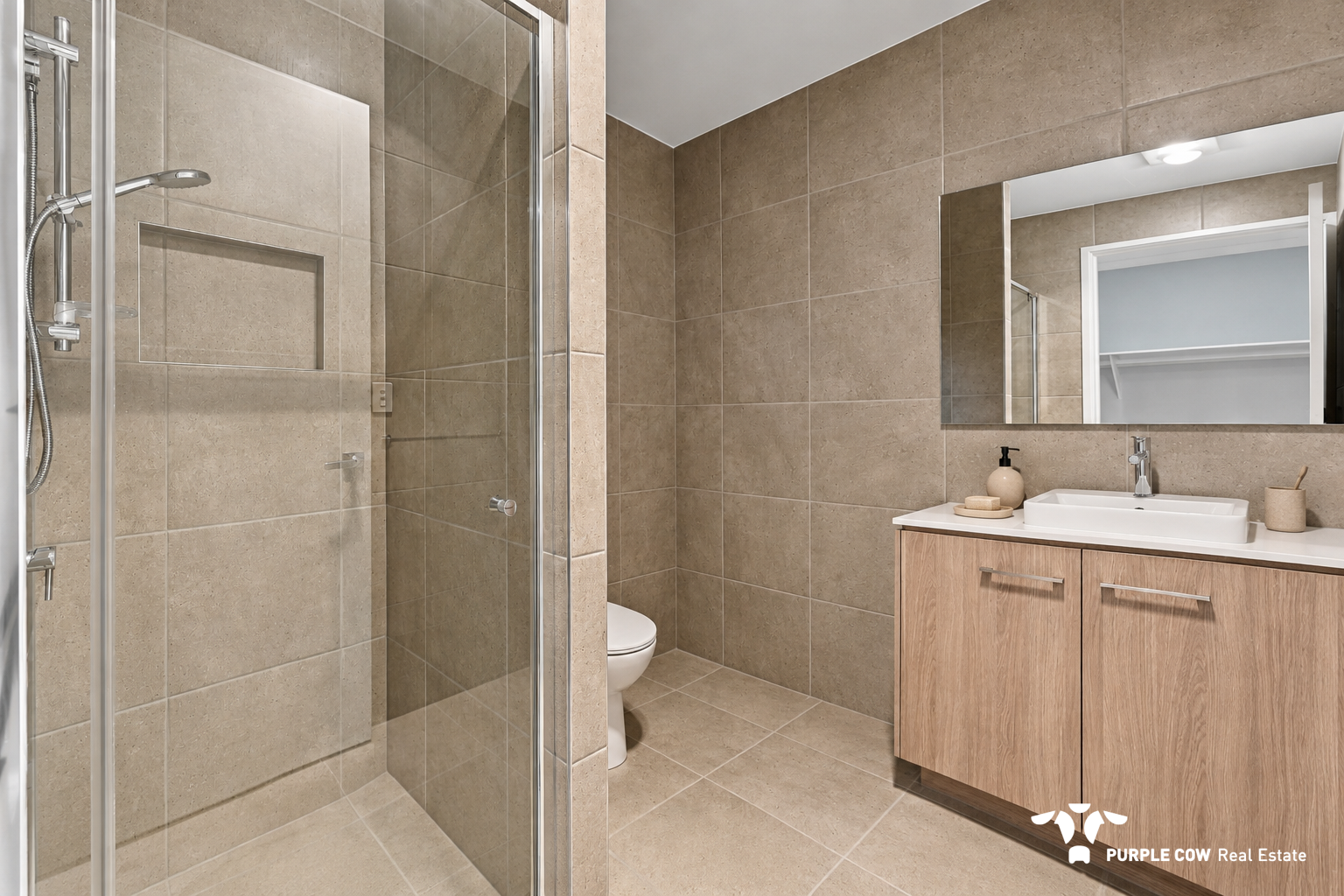 Rental: White Rock, QLD, 4306 photo-4