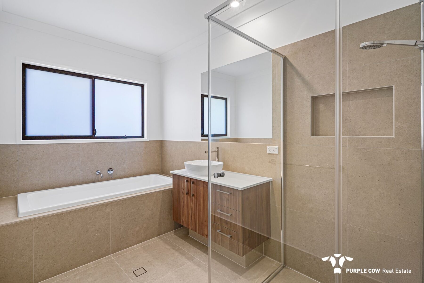 Rental: 11 Copland Place, Spring Mountain, QLD, 4300 photo-14