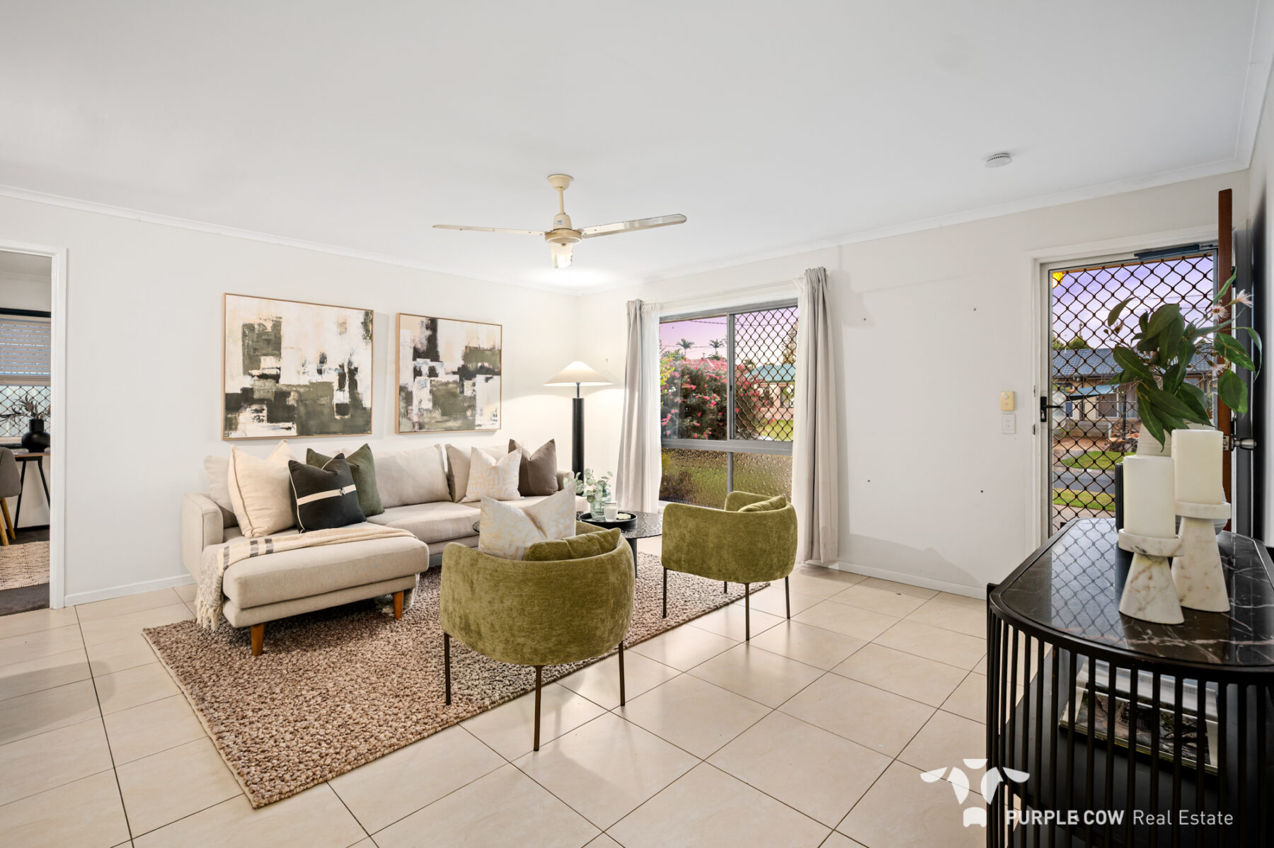 Property: 9 Farrow Street, Daisy Hill, QLD, 4127 photo-2