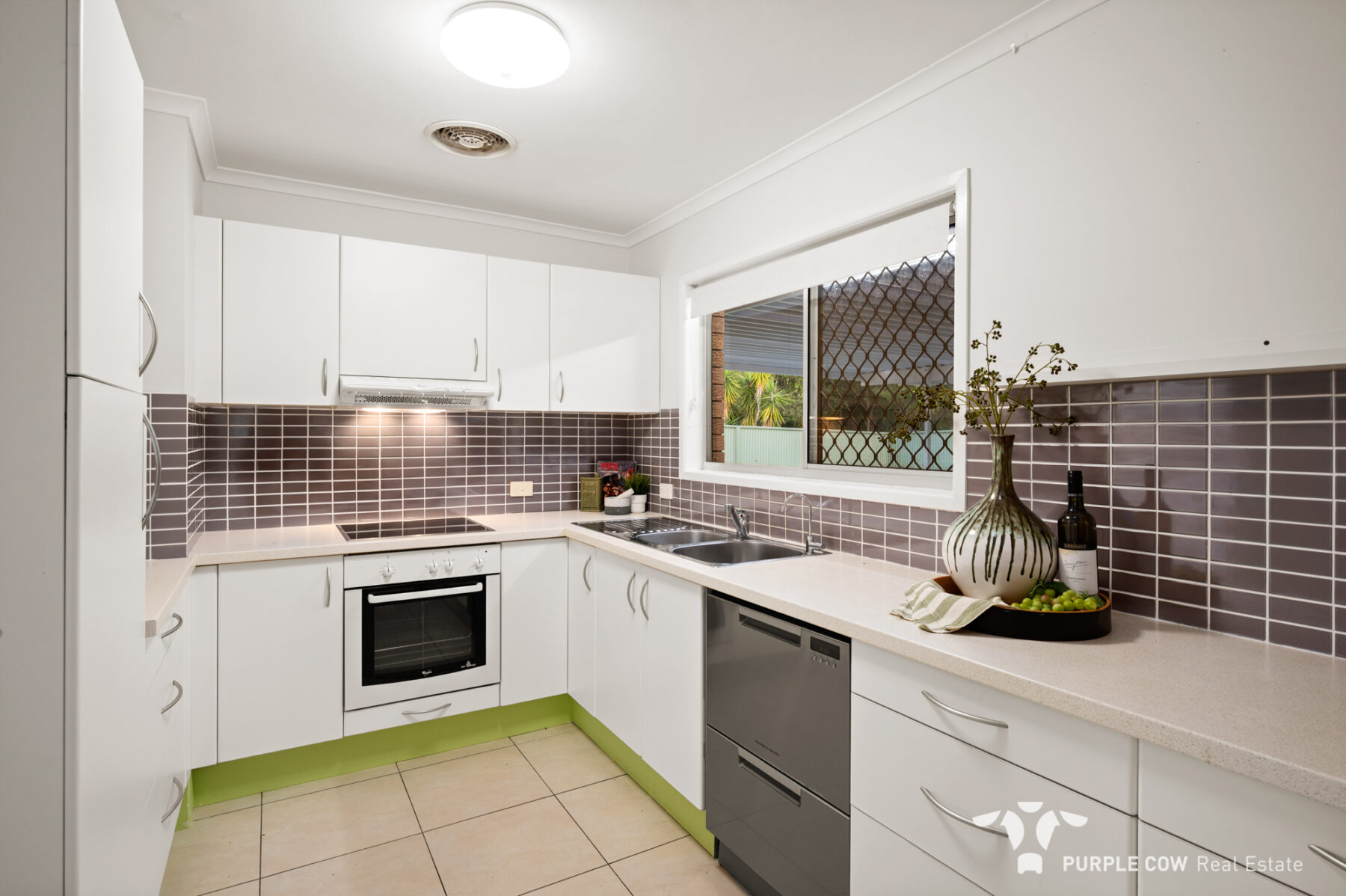 Property: 9 Farrow Street, Daisy Hill, QLD, 4127 photo-4